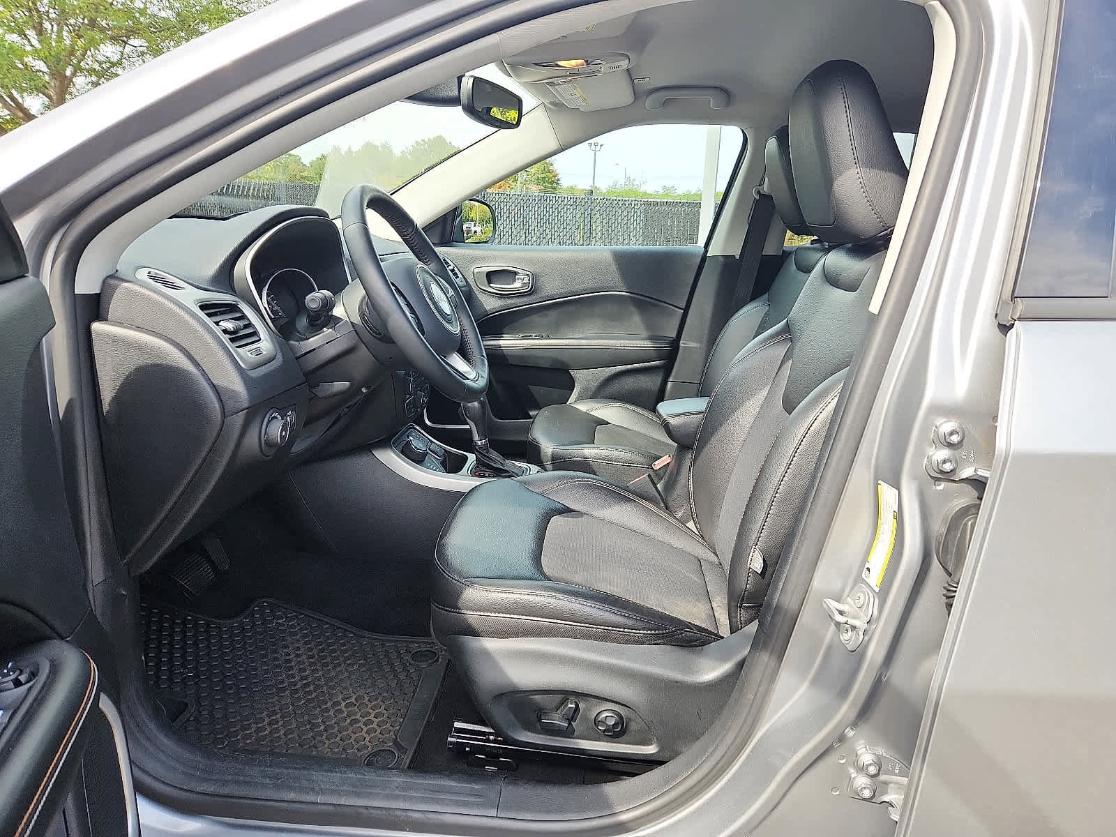 Used 2019 Jeep Compass Latitude w/ Popular Equipment Group image 15