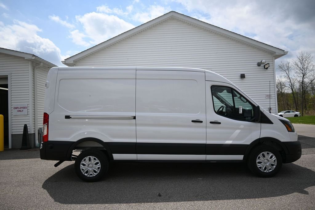 New 2026 Ford Transit 250 148 Medium Roof RWD image 2