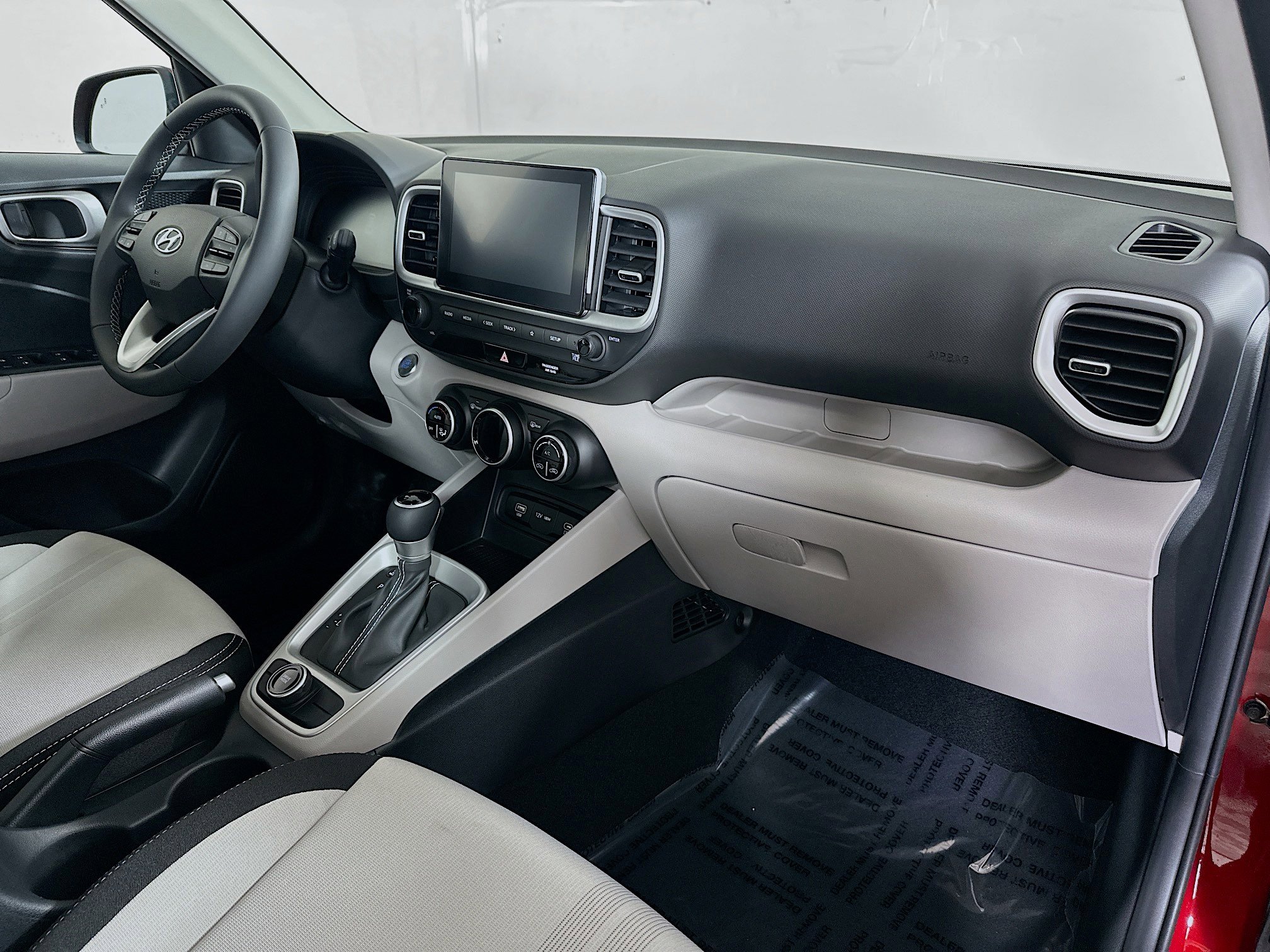 Certified 2025 Hyundai Venue SEL FWD image 27