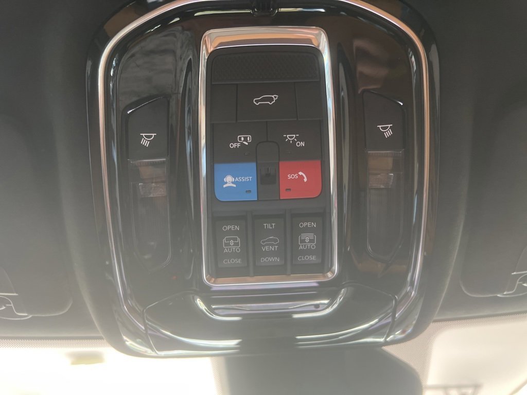 Used 2023 Jeep Grand Cherokee Summit image 20