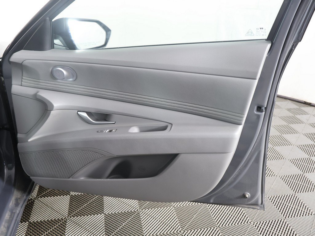 Used 2023 Hyundai Elantra SEL w/ Convenience Package FWD image 24
