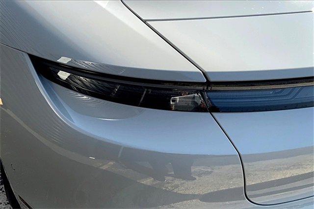 New 2025 Porsche Taycan image 19