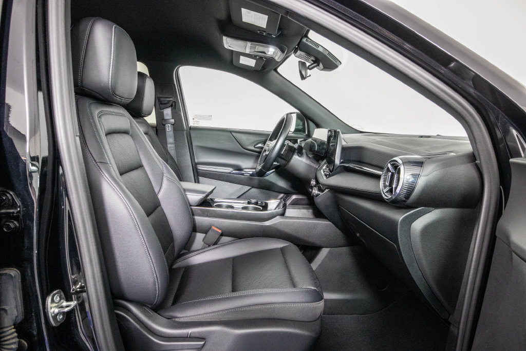 Used 2026 Chevrolet Equinox LT w/ Convenience Package II FWD image 11