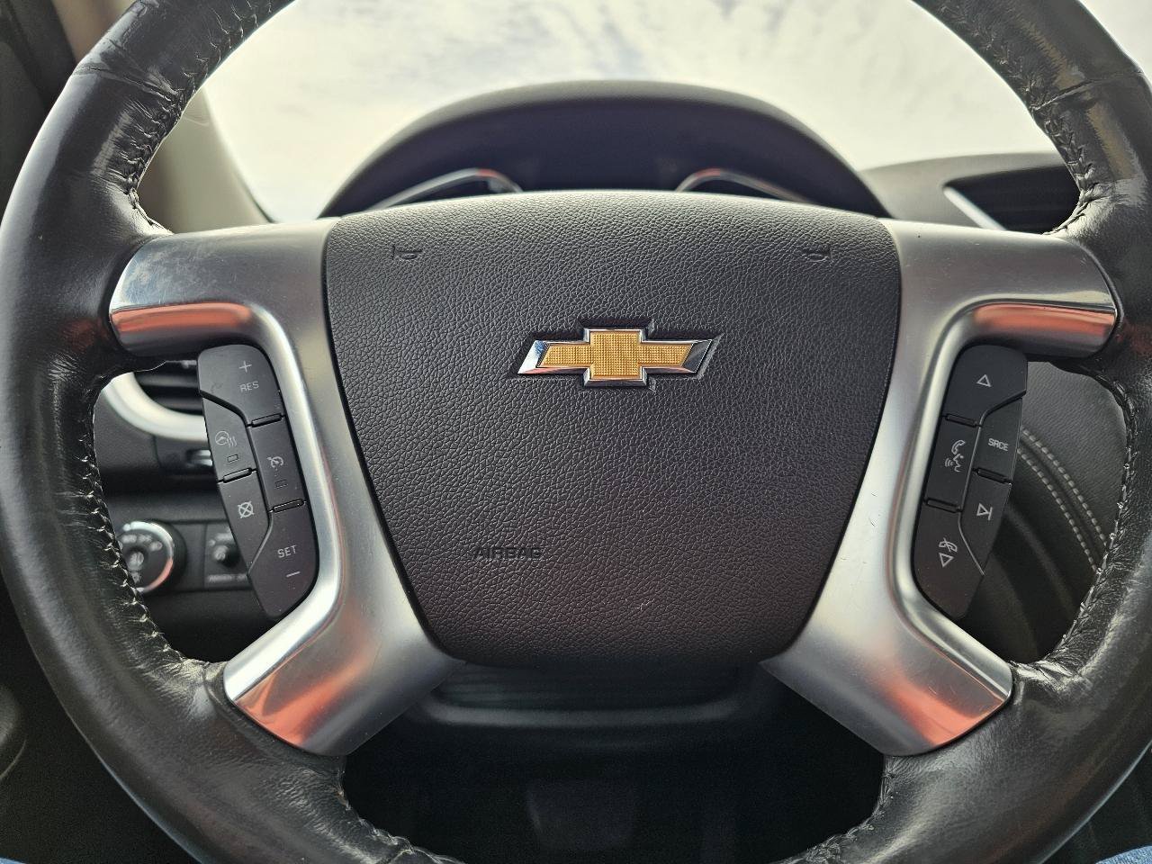 Used 2015 Chevrolet Traverse LTZ AWD/4WD image 11