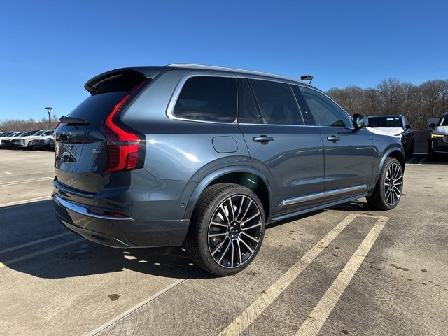 New 2026 Volvo XC90 B6 Plus w/ Protection Package Premier image 7