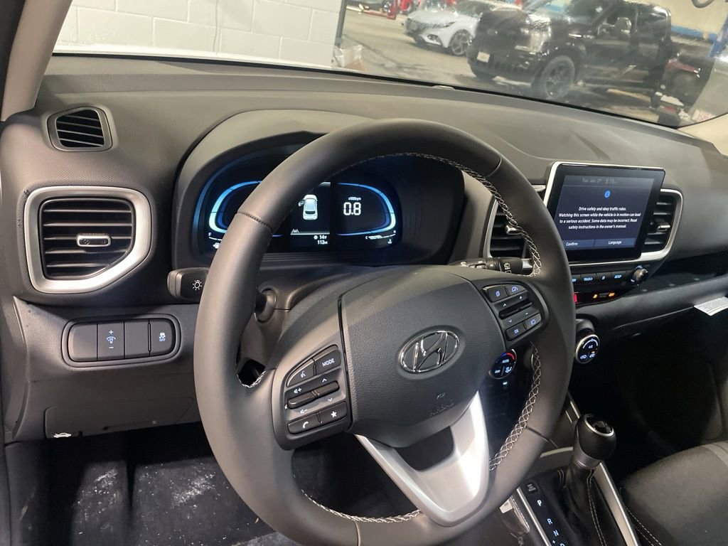 New 2025 Hyundai Venue SEL image 24