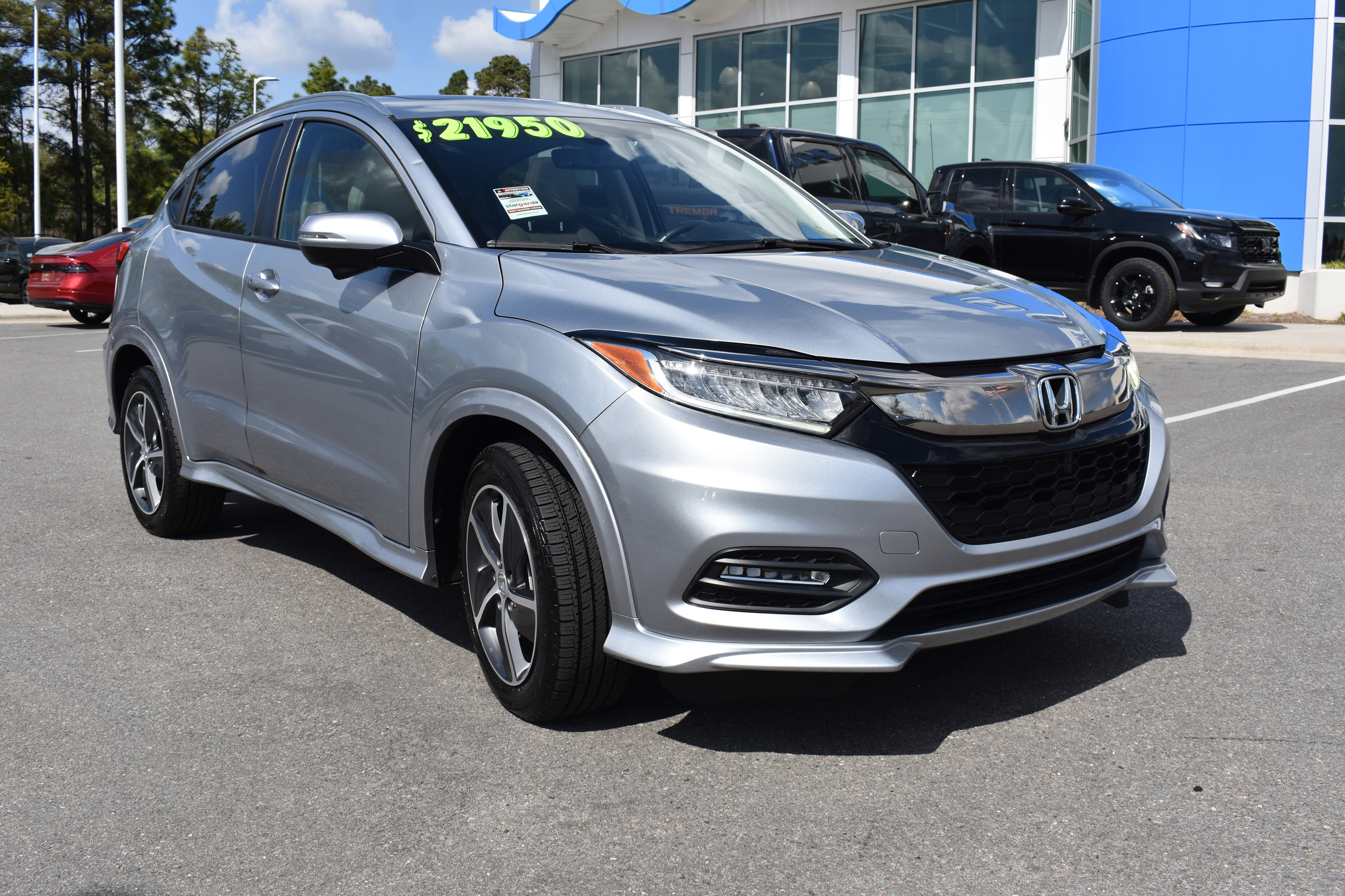 Used 2019 Honda HR-V Touring image 3
