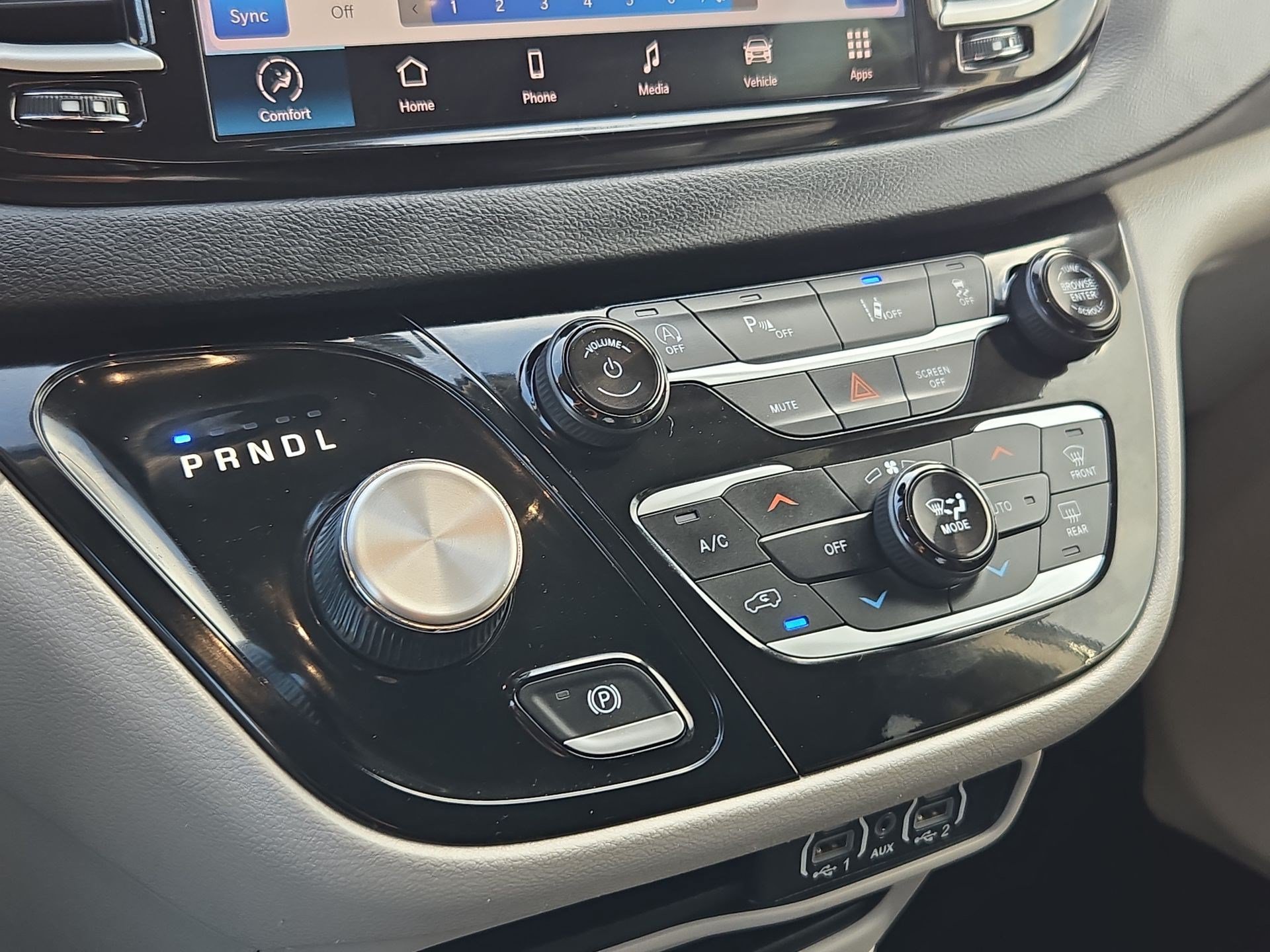 Used 2023 Chrysler Pacifica Touring-L FWD image 26