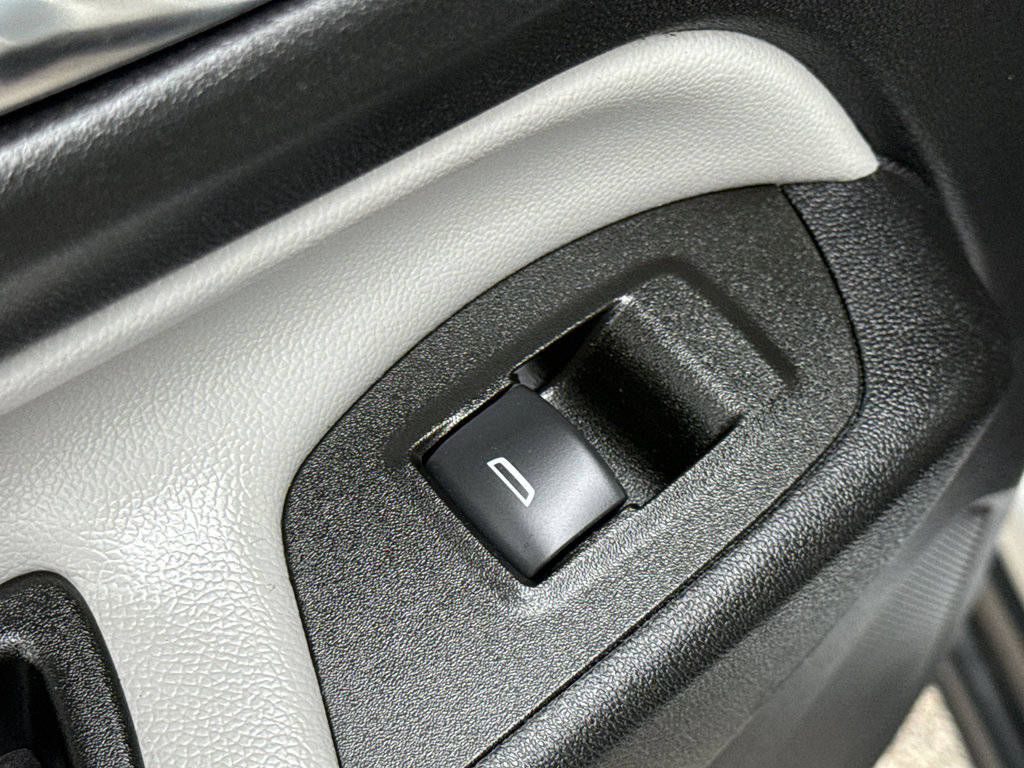 Used 2022 Chevrolet Equinox LT AWD/4WD image 30