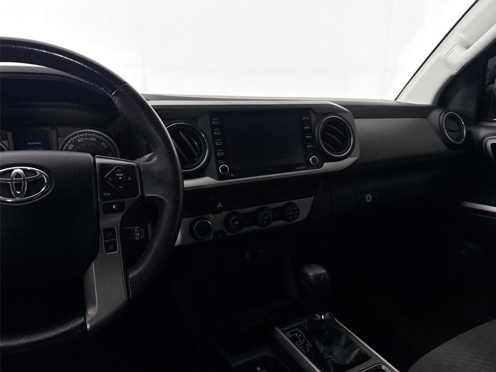 Used 2020 Toyota Tacoma SR5 AWD/4WD image 29