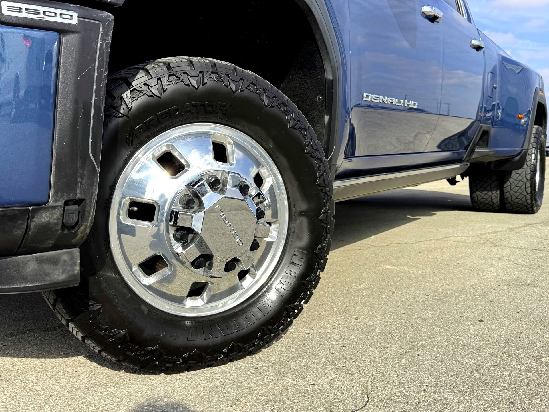 Used 2024 GMC Sierra 3500 Denali w/ Denali Reserve Package image 2