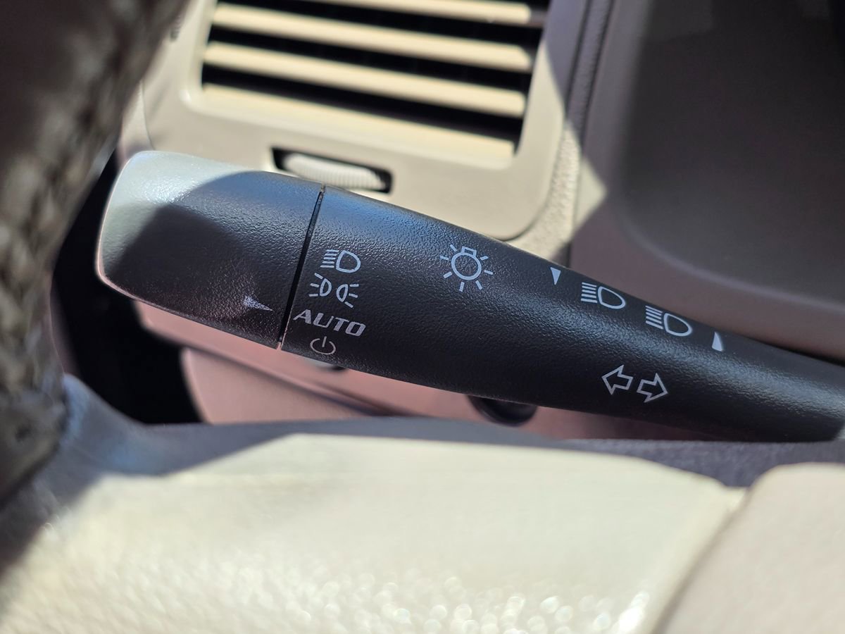 Used 2005 Chevrolet Cobalt LT image 41