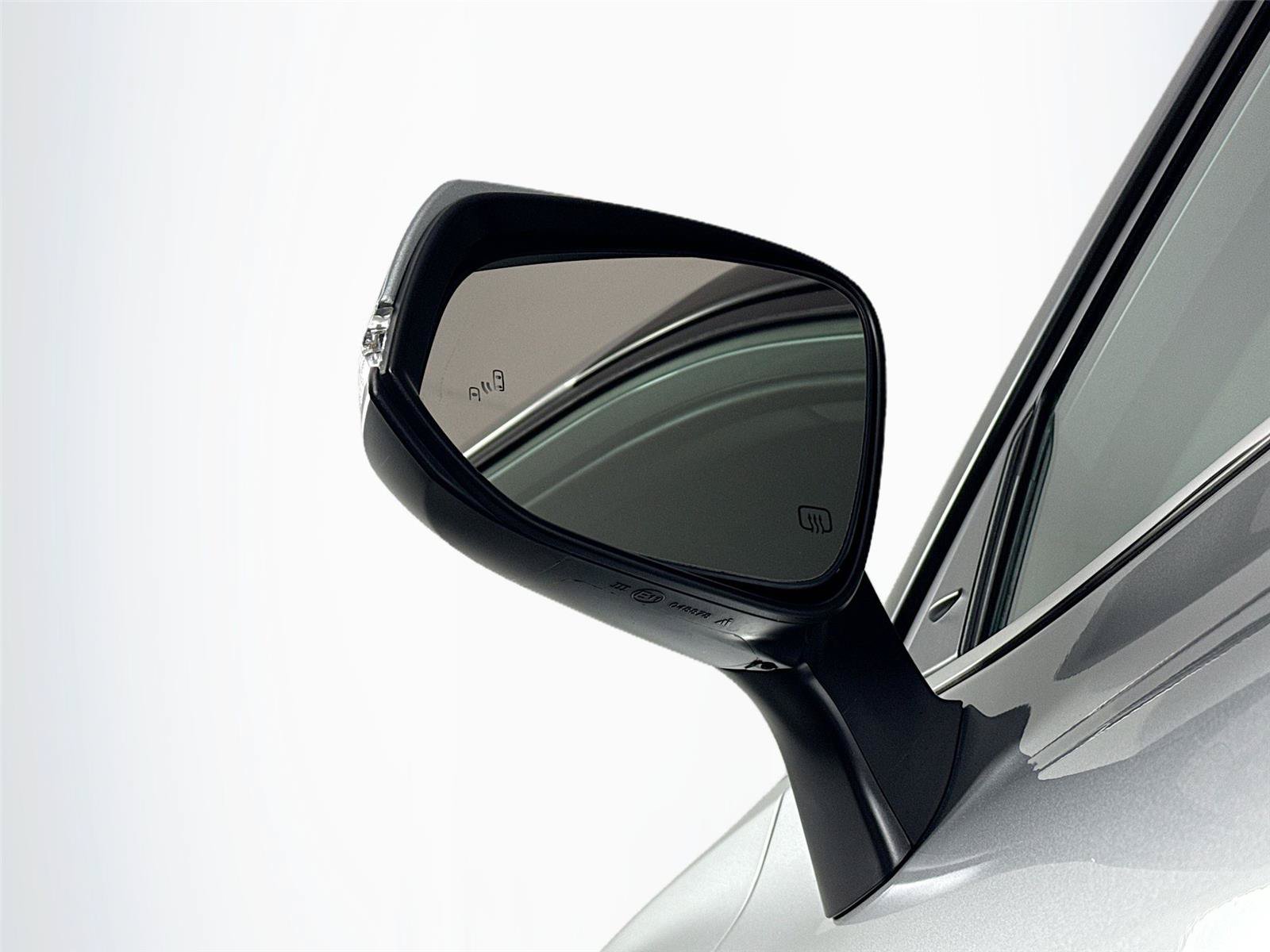 Used 2022 Toyota Highlander XLE FWD image 5
