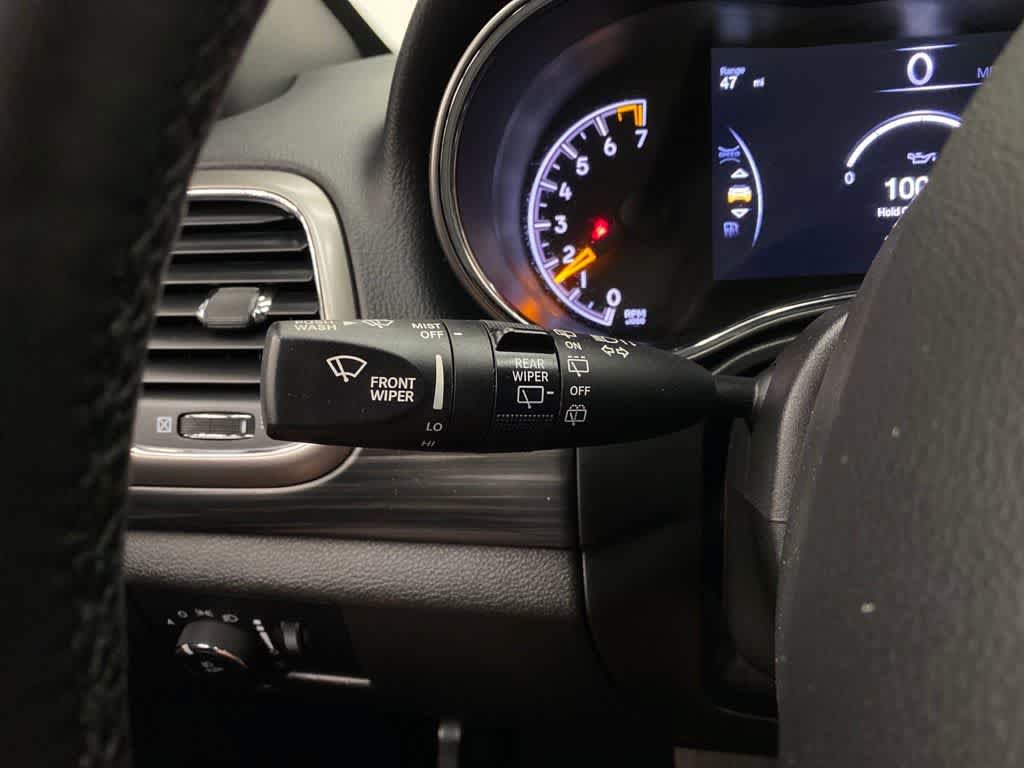 Used 2021 Jeep Grand Cherokee Laredo w/ Security & Convenience Group AWD/4WD image 23
