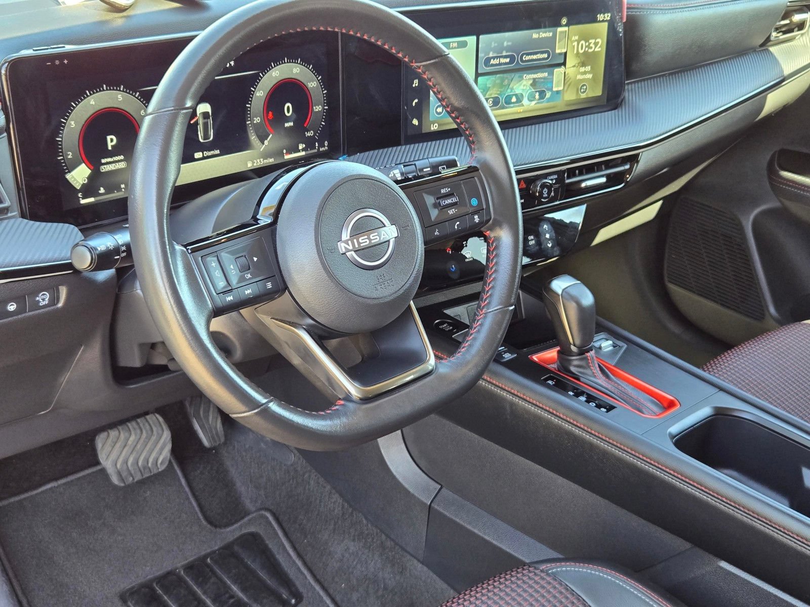 Used 2025 Nissan Kicks SR FWD image 12