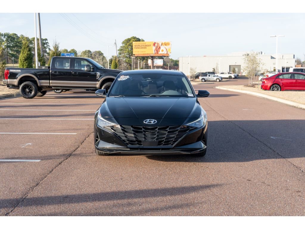 Used 2023 Hyundai Elantra SEL w/ Convenience Package image 2