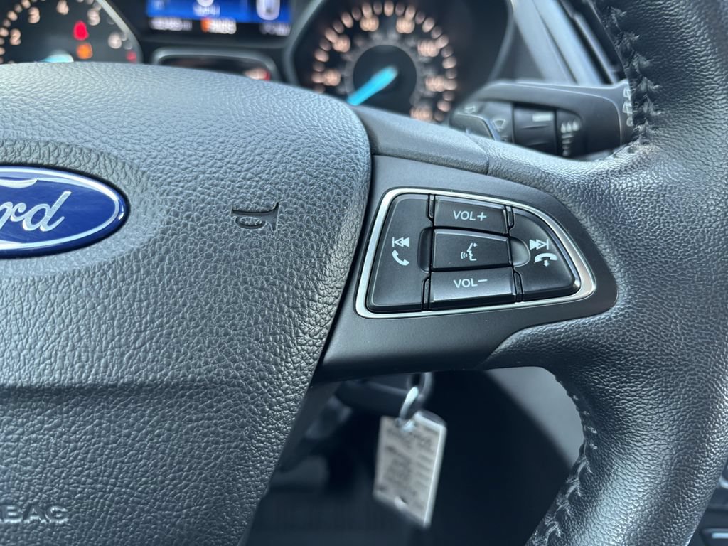 Used 2017 Ford Escape SE w/ SE Leather Comfort Package AWD/4WD image 15