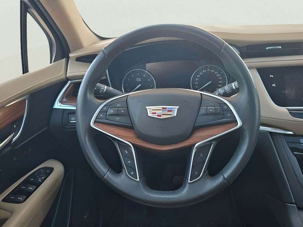 Used 2017 Cadillac XT5 Platinum w/ Driver Assist Package image 40