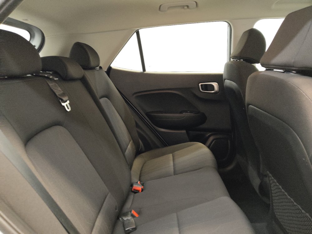 Used 2021 Hyundai Venue SE FWD image 19
