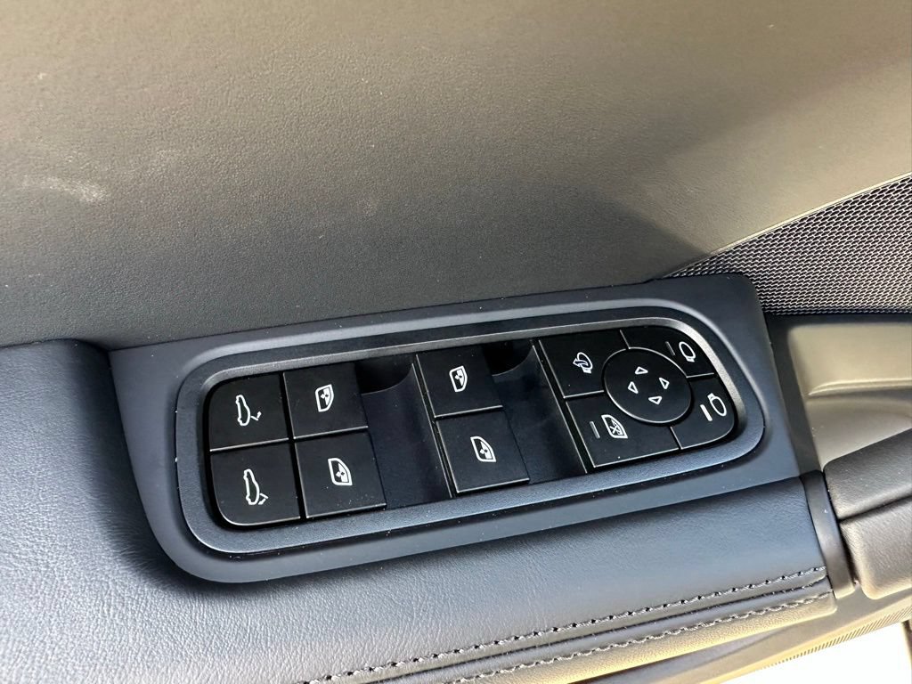 Used 2026 Porsche Cayenne S AWD/4WD image 20