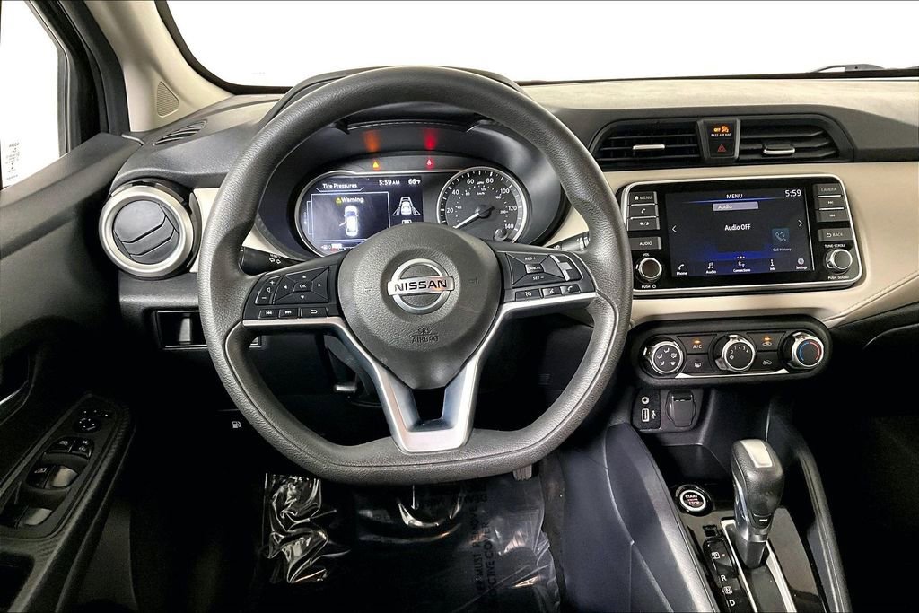 Used 2021 Nissan Versa SV image 5