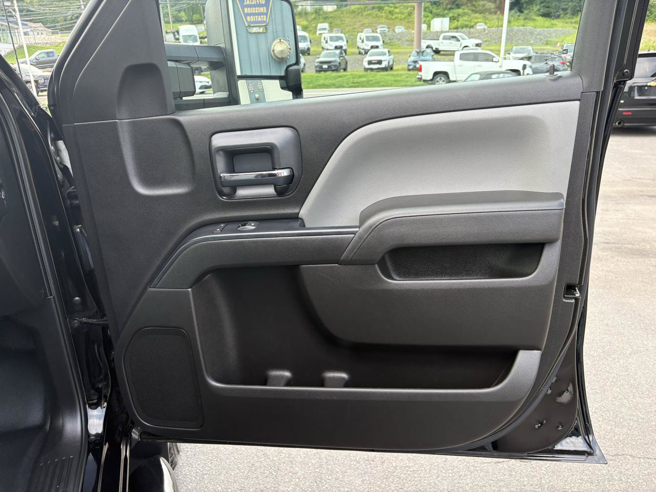 Used 2018 Chevrolet Silverado 3500 W/T w/ WT Convenience Package AWD/4WD image 19