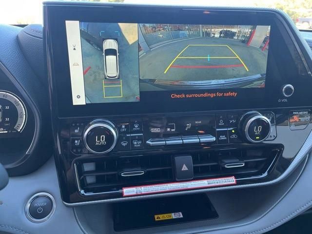 Used 2025 Toyota Highlander Platinum image 35