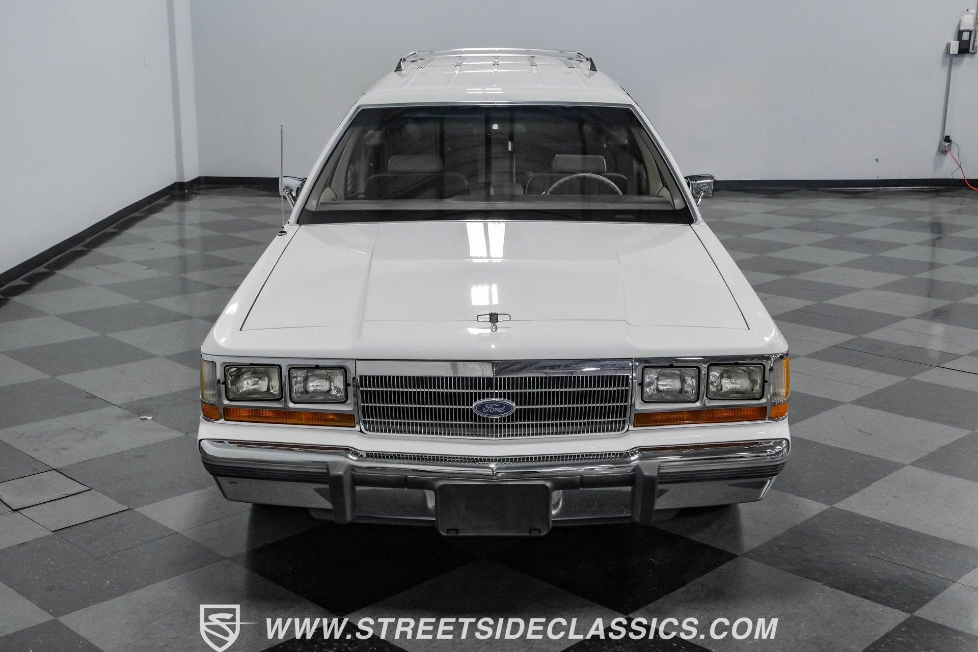 Used 1990 Ford LTD Crown Victoria image 33