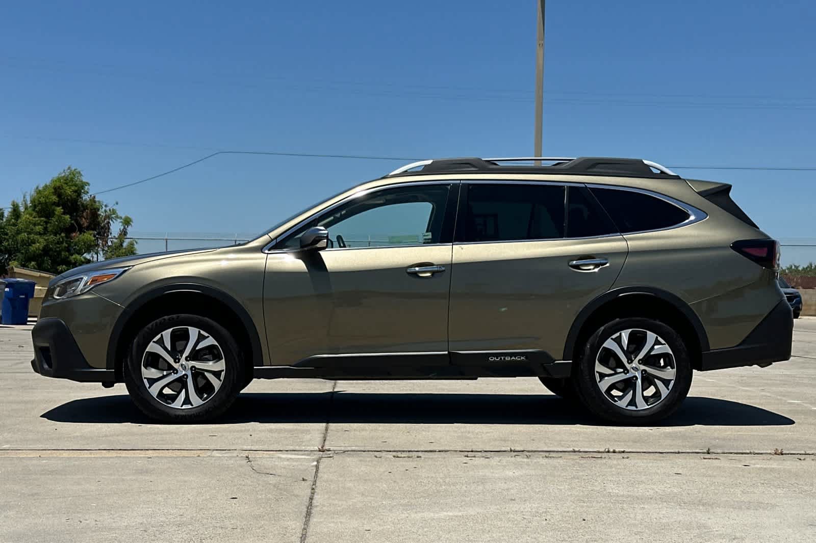 Used 2022 Subaru Outback Touring XT AWD/4WD image 6