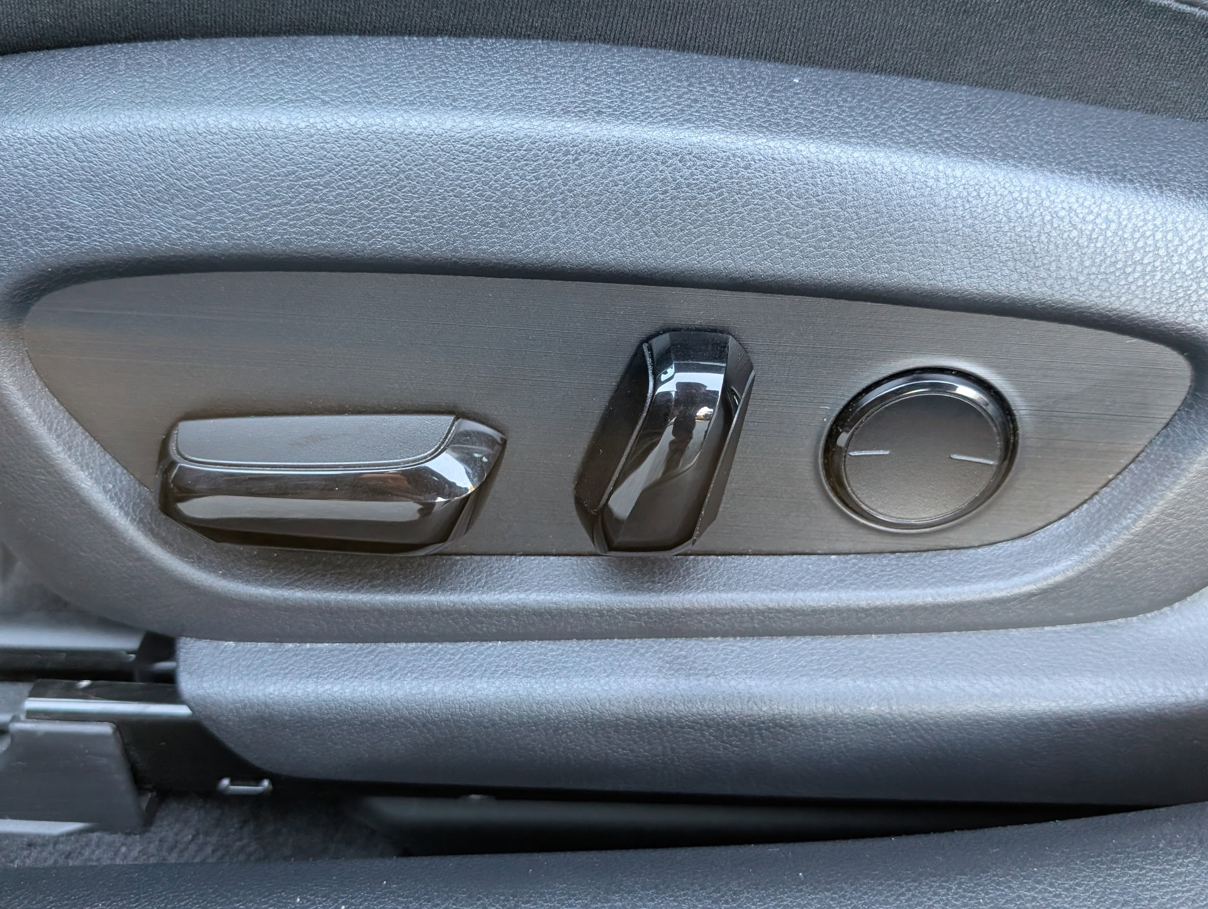 Certified 2024 Lexus ES 300h w/ Premium Package image 21