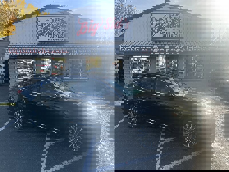 Used 2017 Kia Cadenza Premium w/ Luxury Package image 1