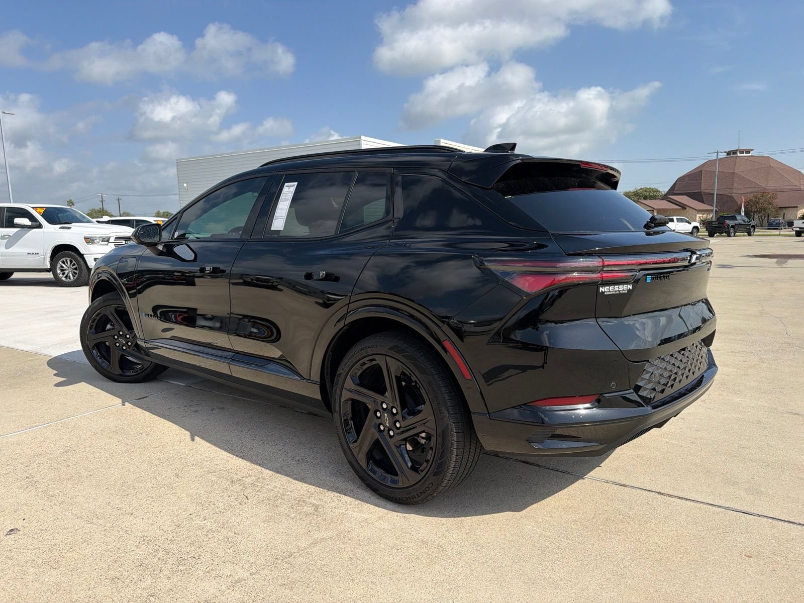 Used 2025 Chevrolet Equinox EV RS FWD image 5