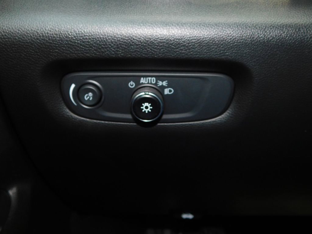 Used 2023 Chevrolet Traverse Premier w/ Redline Edition image 35