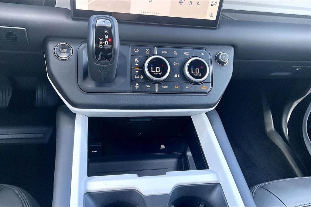 Certified 2025 Land Rover Defender 130 X-Dynamic SE AWD/4WD image 23