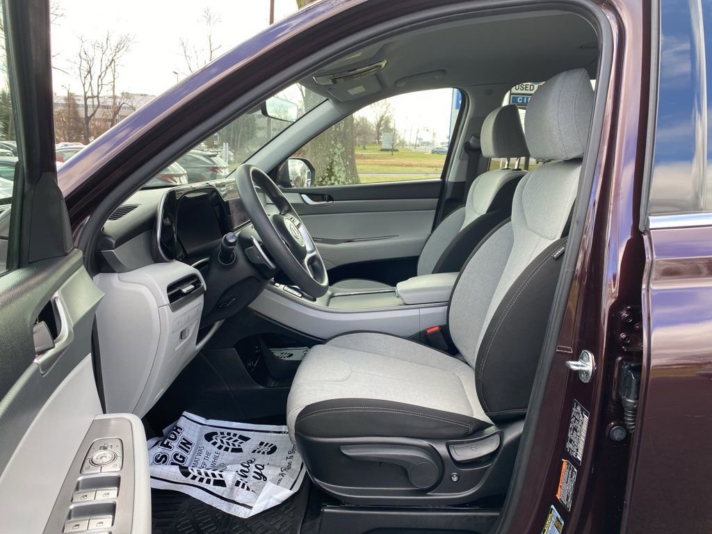 Certified 2023 Hyundai Palisade SE image 12
