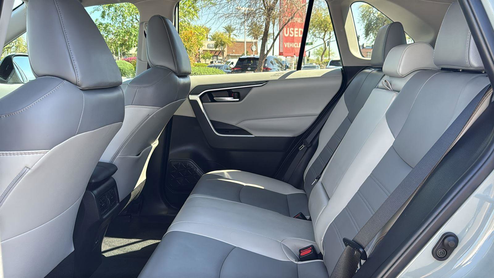 Used 2023 Toyota RAV4 XLE Premium image 27