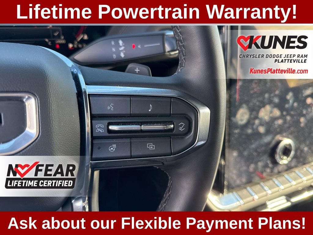 Used 2025 GMC Yukon XL Denali AWD/4WD image 28