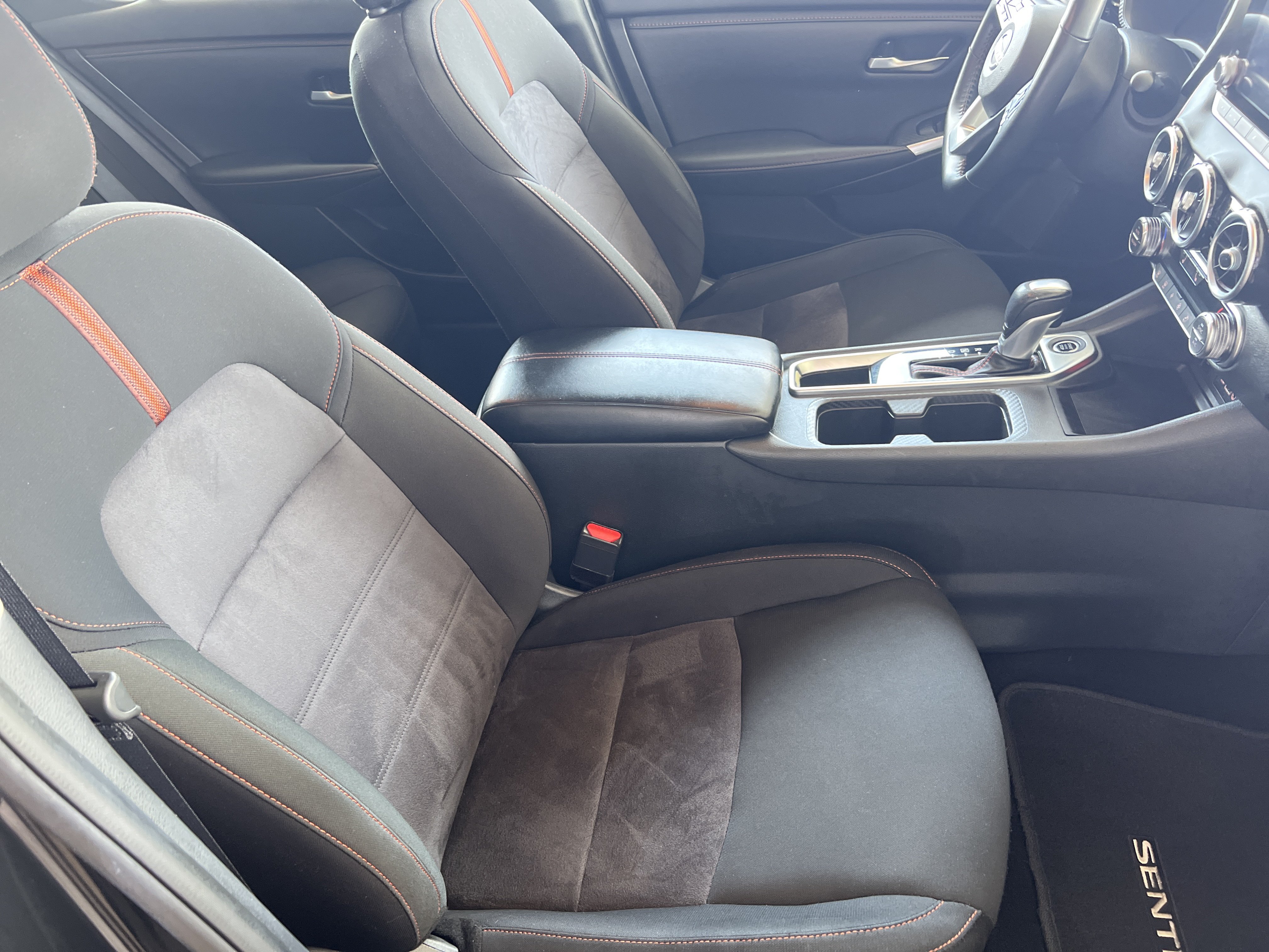 Used 2025 Nissan Sentra SR FWD image 14