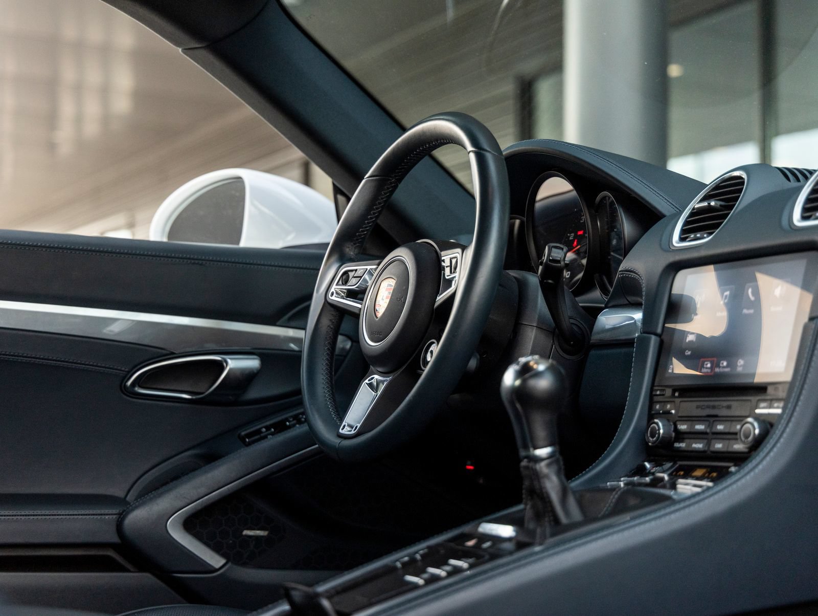 Certified 2024 Porsche 718 Cayman RWD image 39