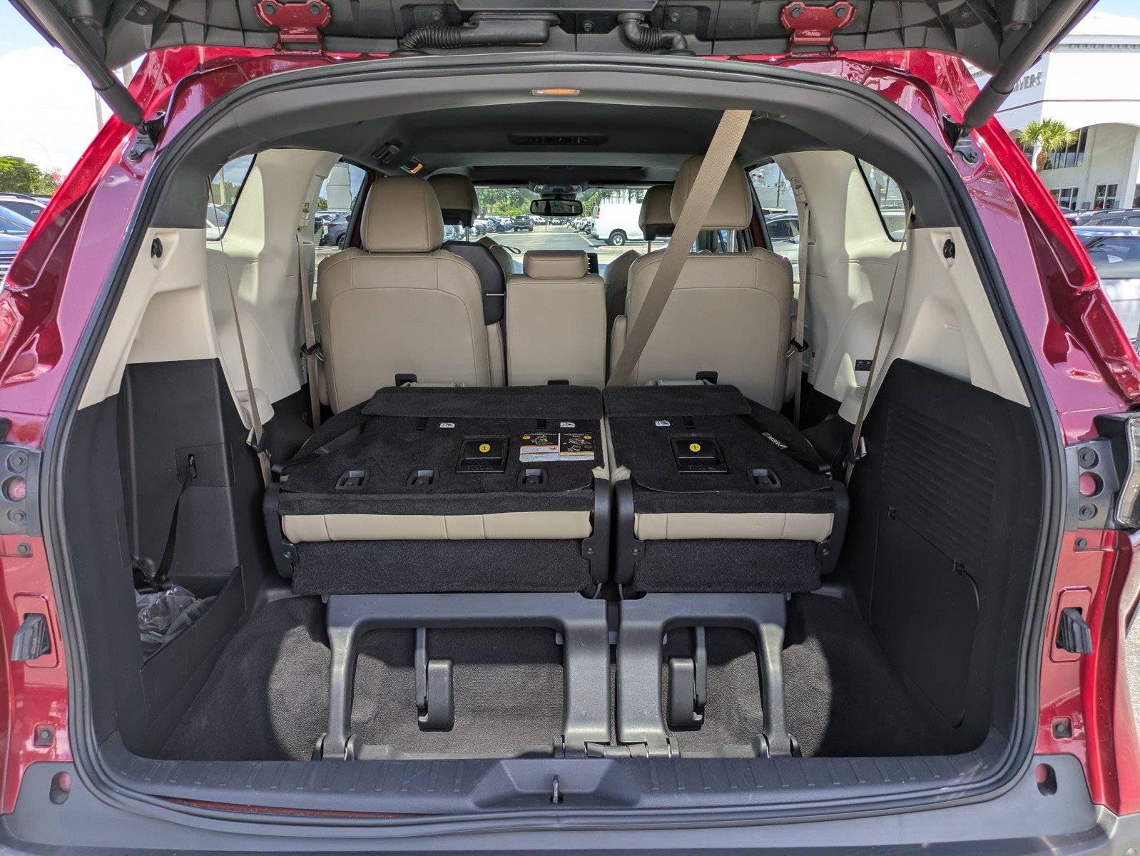 Used 2022 Toyota Sienna XLE FWD image 10