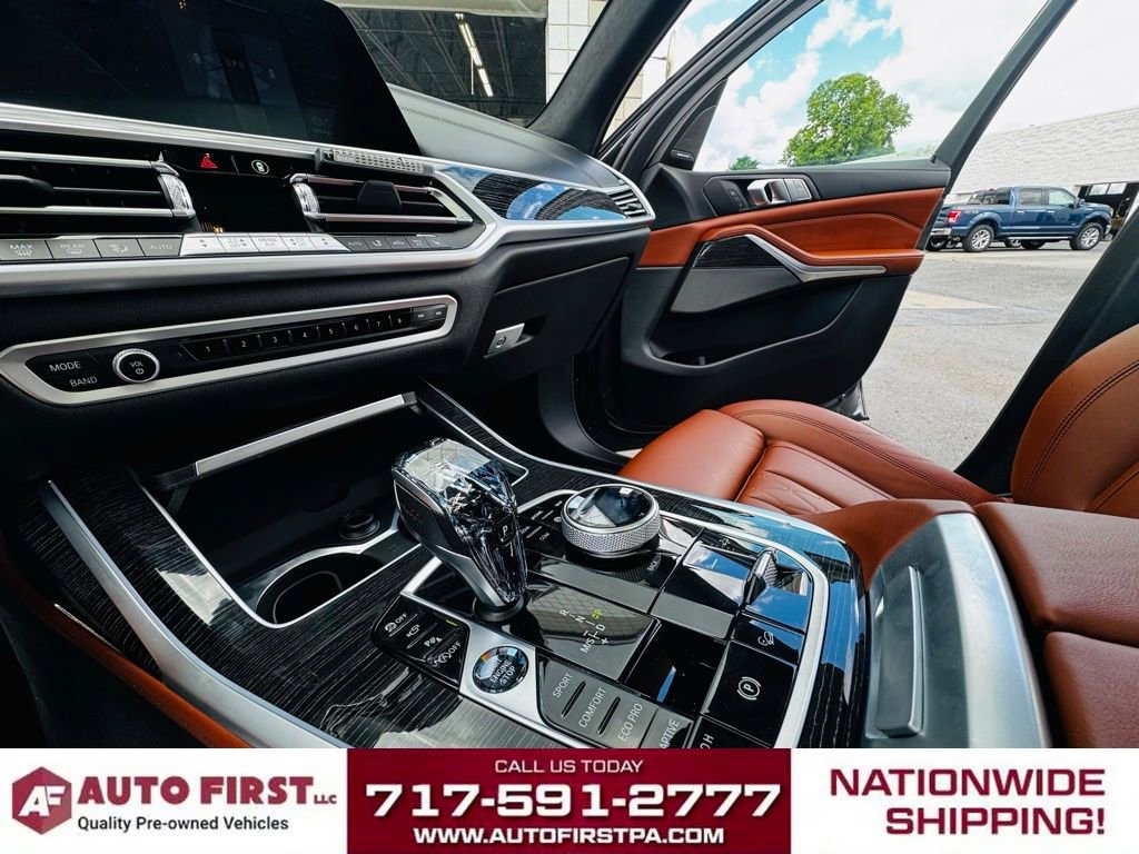 Used 2022 BMW X7 M50i w/ Executive Package image 15
