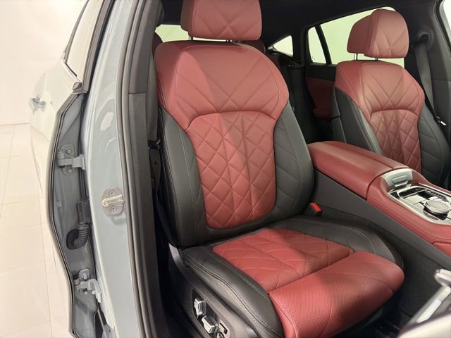 Certified 2024 BMW X6 xDrive40i w/ Premium Package AWD/4WD image 19