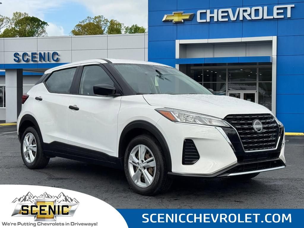 Used 2022 Nissan Kicks S image 1