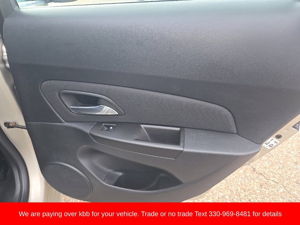 Used 2015 Chevrolet Cruze LT FWD image 17
