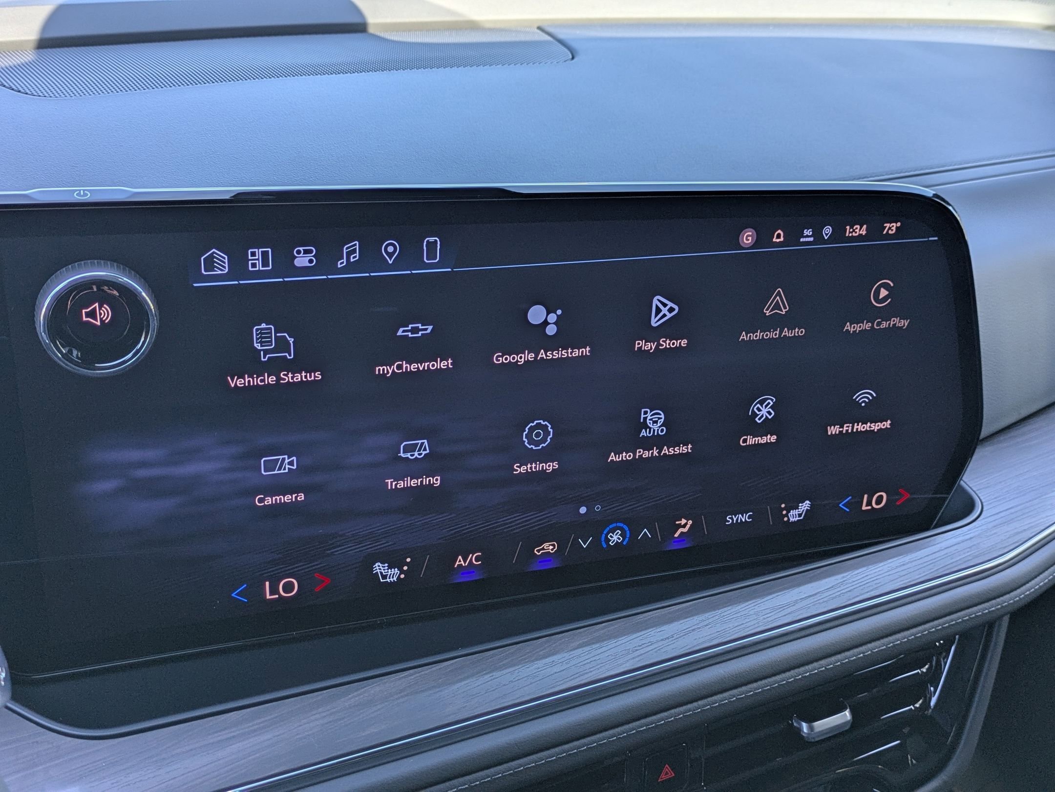 New 2026 Chevrolet Suburban LT w/ Comfort Package image 16