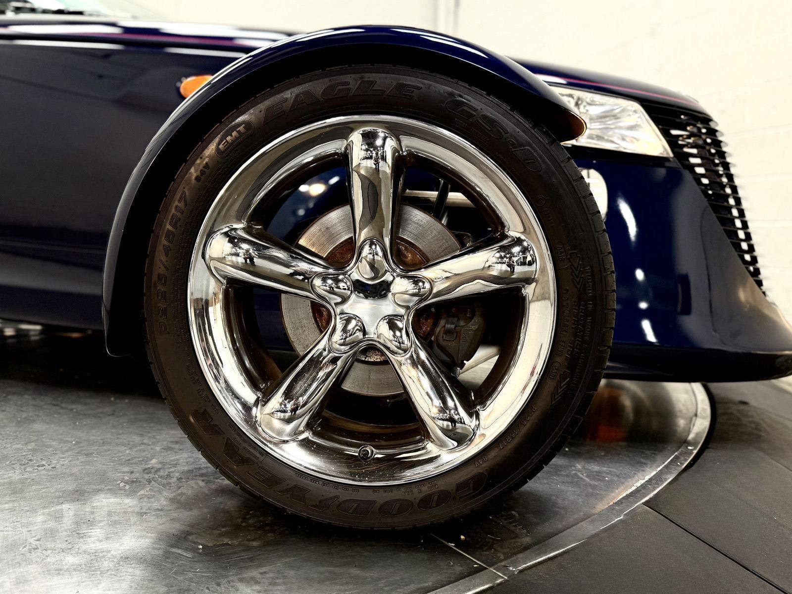 Used 2001 Chrysler Prowler RWD image 10