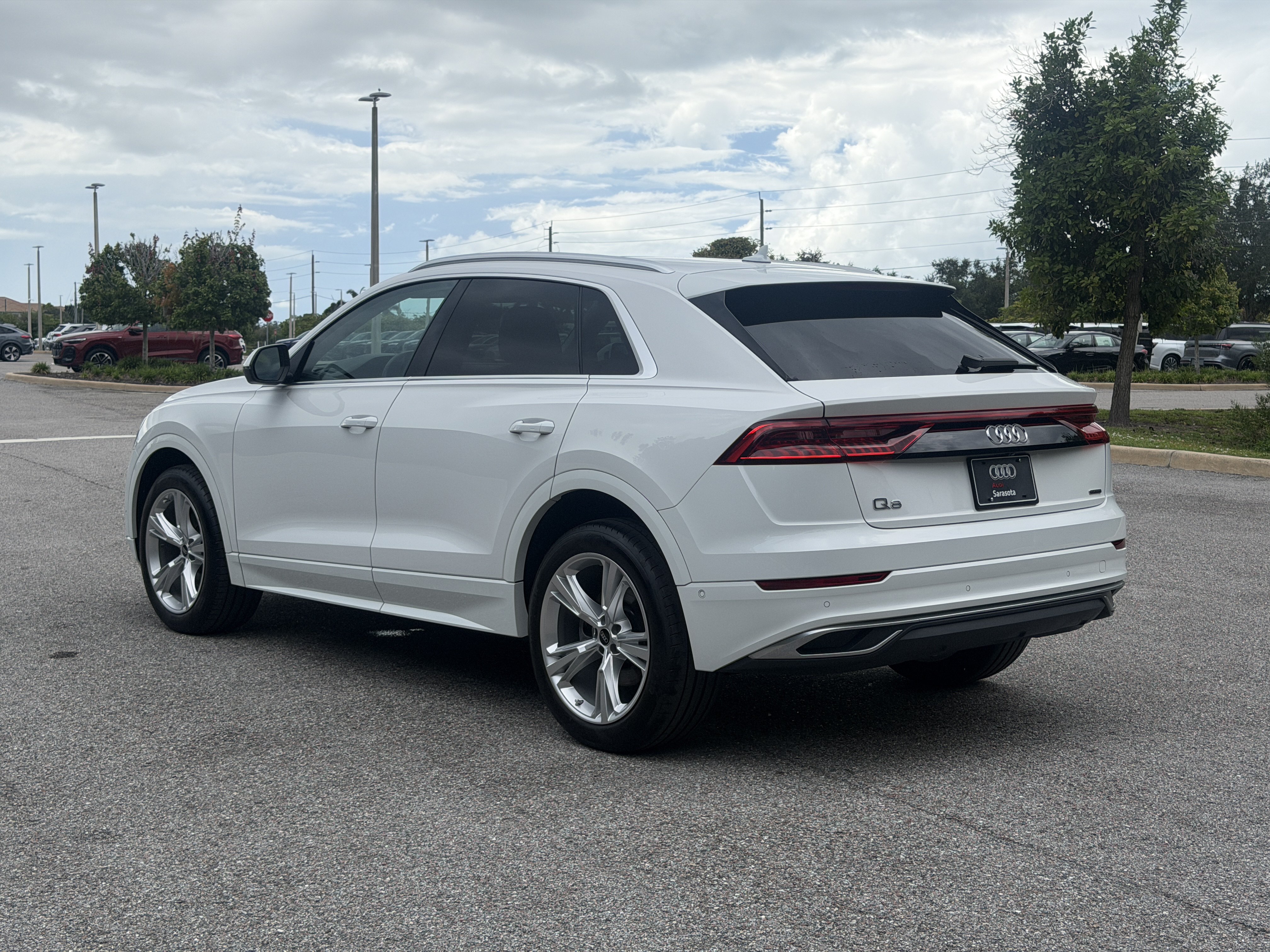 Used 2023 Audi Q8 Premium w/ Convenience Package AWD/4WD image 5
