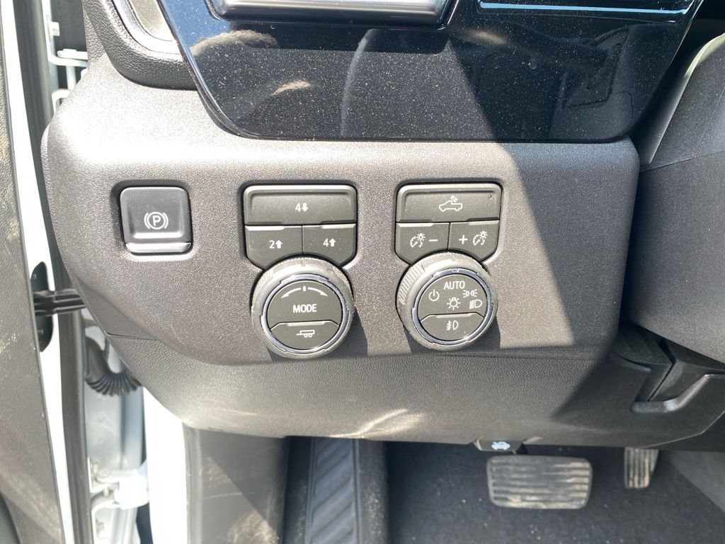 Used 2026 Chevrolet Silverado 2500 LT AWD/4WD image 23