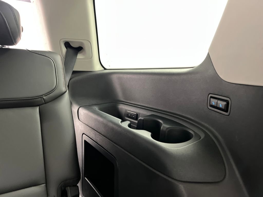 Used 2025 Ford Expedition Active image 34