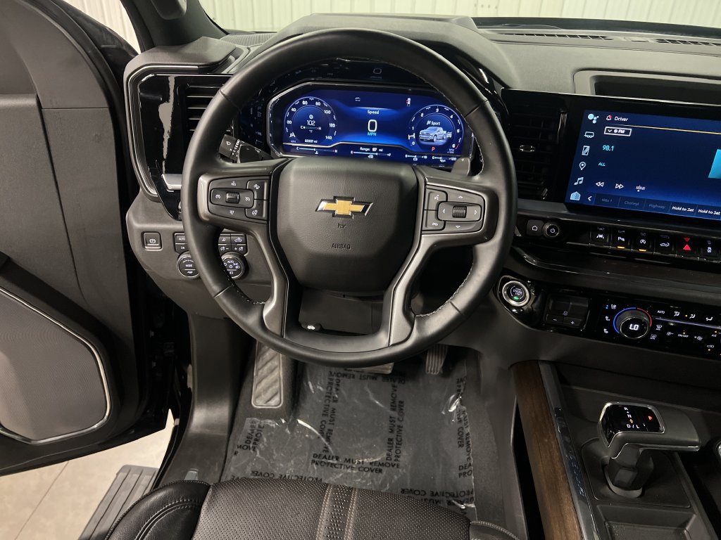Certified 2024 Chevrolet Silverado 1500 High Country w/ Technology Package AWD/4WD image 18